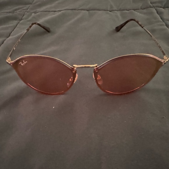 Ray Ban rose gold aviator sunglasses - Picture 1 of 3